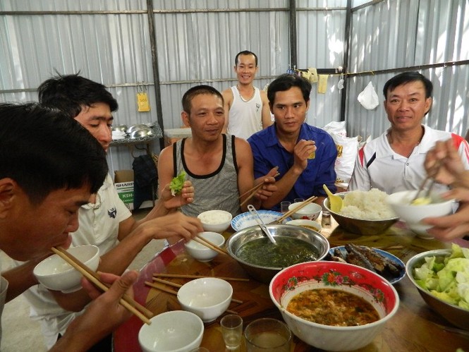 Đón Tết trên công trường - ảnh 1